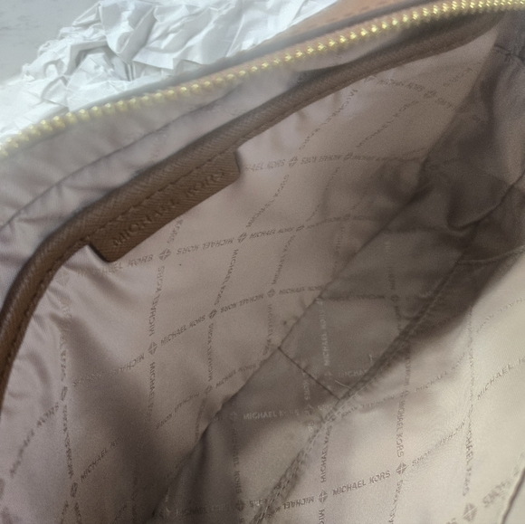 Michael Kors Jet Set Beige and Tan Crossbody Bag - Picture 9 of 9